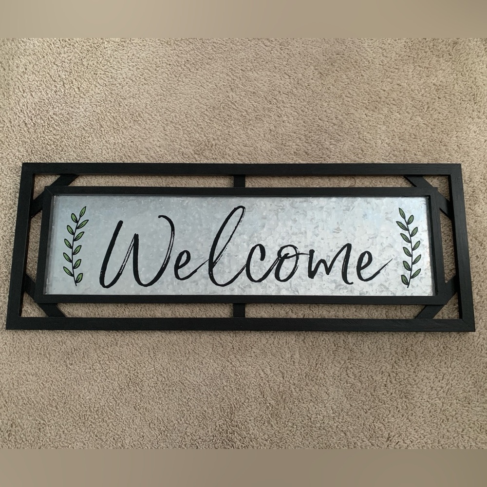 “Welcome” farmhouse decor